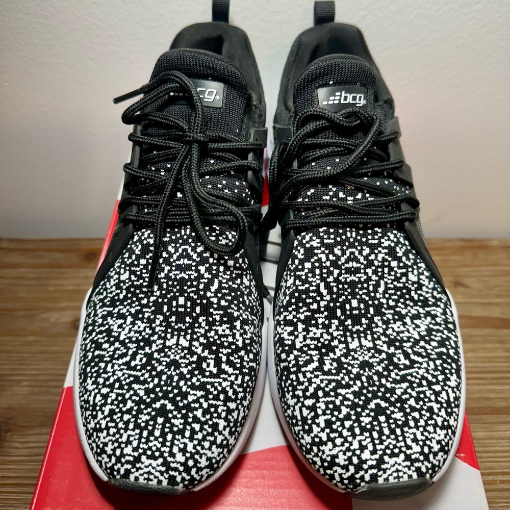 Like New: BCG - Endure Memory Foam Black/White Women’s Tennis Shoes - size: 8.5